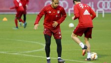 Тиаго копирал от Шави, Иниеста и Меси