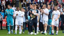 "Лебед" пропуска старта на сезона в Англия 