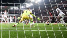 Уест Хям ще търси чудо срещу горещия Байер с... търпение