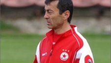 Треньорът на ЦСКА полял равенството с Хайдук в заведение