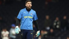 Интер връща Викарио в Серия А