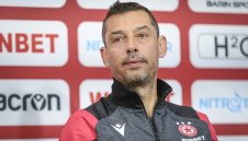 В сравнение със Стойчо Младенов, Томаш още е в първи клас