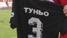 Грозно! Крадат имотите на Туньо под носа на роднините му