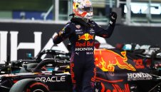 Верстапен не допусна изненада и грабна полпозицията и в Абу Даби