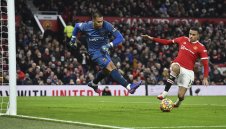 Пуснаха звезда на Юнайтед под гаранция + ВИДЕО