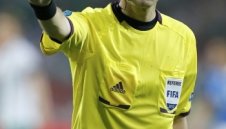 Португалците стреснати от съдията