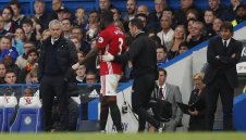 Титуляр на Юнайтед с тежка травма в коляното