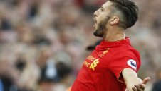 Ливърпул дава нов договор на Лалана