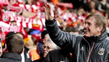 Неприятна новина: Легендата на Ливърпул Кени Далглиш е с коронавирус