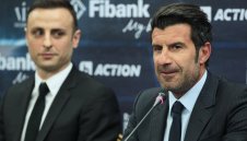 Фиго: Стоичков говори много, но го уважавам