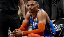 Бъдещето на Уестбрук държи НБА под напрежение