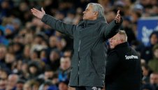 Никой не изпитва съжаление към мрънкащия Жозе