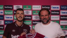 Чуковете продължават с трансферите