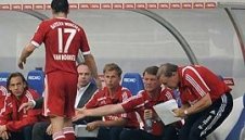 Ван Бомел ляга под ножа