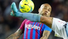 Алвеш излиза срещу Барса: Нищо, просто чао!