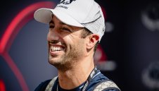 Дани Рик няма да кара и тази седмица в Катар