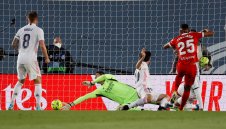 Късна драма в Мадрид! Надеждите за титла остават, но Реал пропусна да оглави класирането