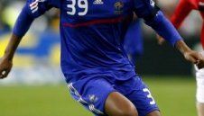 При извинение Анелка е щял да остане