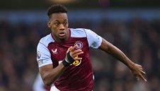 Вила отряза Уест Хям за колумбиец, Чуковете уредиха защитник