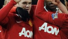 Ливърпул вбеси феновете си - застрахова се при спонсора на Ман Юнайтед