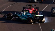 Другата седмица изслушват Ферари по жалбата за Сайнц