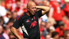 Легенда на Арсенал дава съвети на Ливърпул: Купувайте защитници, а не Исак!