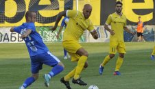 Верея удари звездния Левски, съдия ощети "сините" + ВИДЕО