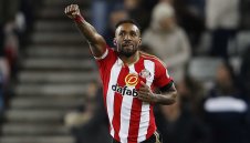 Чуковете се пробват за Джърмейн Дефо