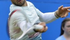 Гришо с измъчена победа пред погледа на Шарапова