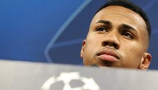 Ман Юнайтед набеляза защитник на Лил