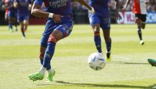 Това е врагът! Защо в Лион мразят зелени бутонки? + СНИМКА