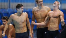 Кокаиновите братя шмъркали от циците на репортерка