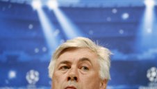 И Карлето псува, но само на италиански