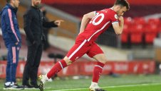 Няма да връщат 5-те смени в Англия, поне засега