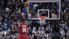 Кармело носи победа на Портланд