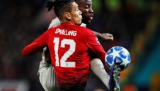 Юнайтед резна Евертън за Смолинг