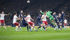 39-годишен вратар е играч на годината в Шотландия