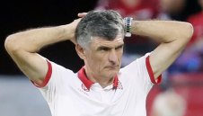 Севиля би шута на наставника си