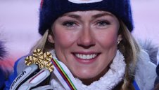 Секси Микаела го направи за трета поредна година