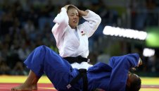 Харука не се пропука по пътя към златото