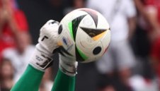 Топката пречи на вратарите на Евро 2024