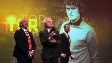 Котката от Анцинг чукна 80