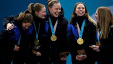 Швеция спечели златото в женския финал в кърлинга