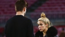 Срив! Раздялата с Пике докара Шакира до болница + СНИМКИ