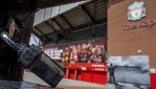 Ливърпул докосва титлата: Клубовете от Висшата лига казаха "да"