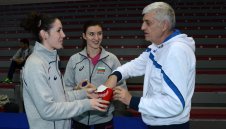 България тръгна с победа на световното Гран при