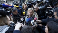 Шумахер посрещна новата година в стабилно състояние