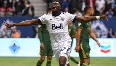 Хумелс шпионира нов в Байерн с клипчета и снимки