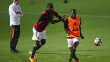 Минал през Ман Юнайтед ще спасява Нюкасъл