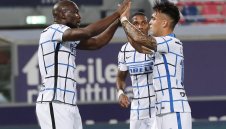 Интер се възползва от грешките на Милан и Юве